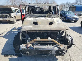2017 Jeep Wrangler Unlimited Rubicon с VIN 1C4BJWFG6HL751417, выставлен на аукционе Copart как лот 48588335 с пробегом Не указан миль и На запчасти • Non repairable. История ставок и продаж доступна на DreamBid. Изображение 5.