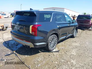 2023 Hyundai Palisade Calligraphy with VIN KM8R74GE6PU571342, listed as a IAAI auction lot 41987377 with 13,797 mi miles and . Bid and sale history available at DreamBid. Image 4.