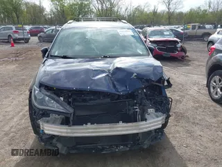 2018 Chrysler Pacifica Touring L Plus with VIN 2C4RC1EGXJR115464, listed as a IAAI auction lot 42013816 with 129,881 mi miles and . Bid and sale history available at DreamBid. Image 12.