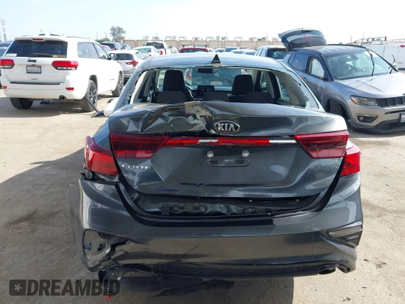 2021 Kia Forte FE with VIN 3KPF24AD6ME387387, listed as a IAAI auction lot 42034607 with 28,554 mi miles and . Bid and sale history available at carsss.com. Image 17.