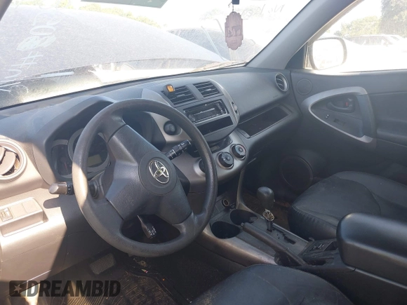 2008 Toyota RAV4 Sport z VIN JTMZD32V886058131, wystawiony jako IAAI lot #42439651 z przebiegiem 236 554 mil mil oraz . Historia ofert i sprzedaży dostępna na DreamBid. Obrazek 5.