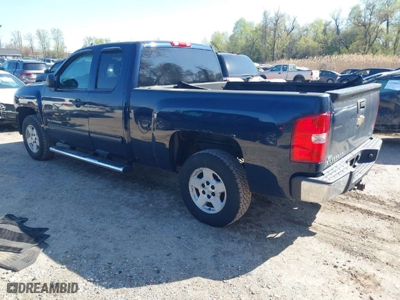 2011 Chevrolet Silverado 1500 LT with VIN 1GCRCSE04BZ376640, listed as a IAAI auction lot 41989430 with 199,355 mi miles. Bid and sale history available at carsss.com. Image 3.