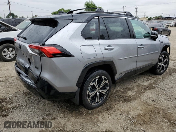2024 Toyota RAV4 XSE with VIN JTMEB3FV2RD208004, listed as a Copart auction lot 61501635 with 8,392 mi miles and Salvage title. Bid and sale history available at DreamBid. Image 3.