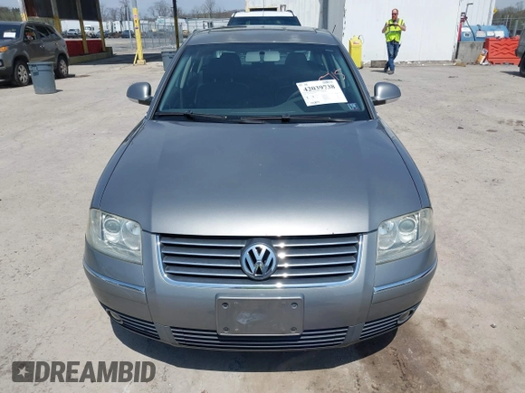 2004 Volkswagen Passat GLS z VIN WVWPD63BX4P205115, wystawiony jako IAAI lot #42039738 z przebiegiem 195 817 mil mil oraz . Historia ofert i sprzedaży dostępna na DreamBid. Obrazek 6.