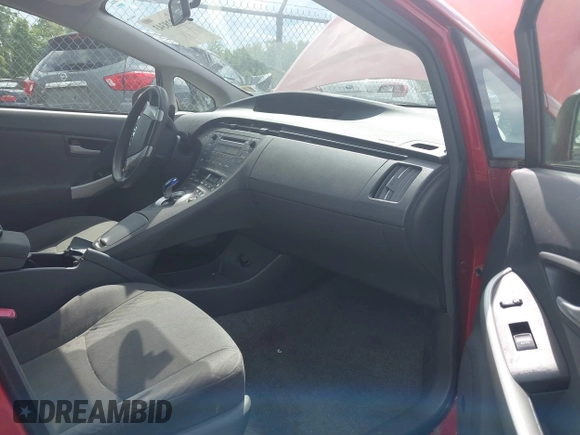 2011 Toyota Prius I z VIN JTDKN3DU8B5322979, wystawiony jako IAAI lot #42228343 z przebiegiem 148 198 mil mil oraz . Historia ofert i sprzedaży dostępna na DreamBid. Obrazek 5.