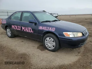 2000 Toyota Camry LE z VIN 4T1BF22KXYU953641, wystawiony jako Copart lot #48018145 z przebiegiem 118 587 mil mil oraz Czysty tytuł • Clean title. Historia ofert i sprzedaży dostępna na DreamBid. Obrazek 4.
