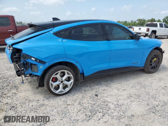 2022 Ford Mustang Mach-E GT z VIN 3FMTK4SX7NMA59975, wystawiony jako Copart lot #57422535 z przebiegiem 44 564 mil mil oraz Szkoda całkowita • Salvage title. Historia ofert i sprzedaży dostępna na DreamBid. Obrazek 3.