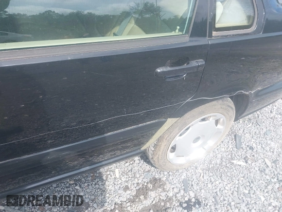 1999 Volvo S70 с VIN YV1LS55A8X2613644, выставлен на аукционе IAAI как лот 42435557 с пробегом 274 781 миль миль и . История ставок и продаж доступна на DreamBid. Изображение 6.