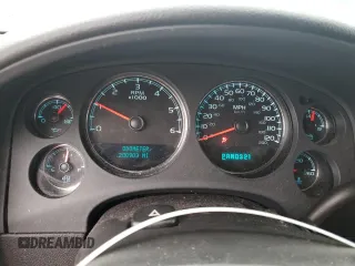 2008 Chevrolet Suburban LT w/3LT with VIN 3GNFK163X8G276423, listed as a Copart auction lot 69371624 with 200,903 mi miles and Salvage Title. Bid and sale history available at carsss.com. Image 9.