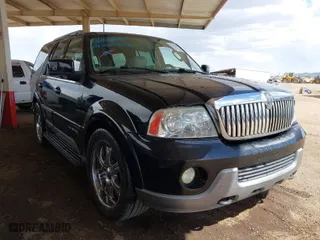 2004 Lincoln Navigator Luxury with VIN 5LMFU27R04LJ16634, listed as a IAAI auction lot 41922950 with 125,080 mi miles. Bid and sale history available at carsss.com. Image 1.