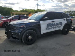 2023 Ford Police Interceptor Utility z VIN 1FM5K8AB4PGA20067, wystawiony jako Copart lot #52790805 z przebiegiem 26 755 mil mil oraz Szkody całkowita. Historia ofert i sprzedaży dostępna na DreamBid. Obrazek 1.