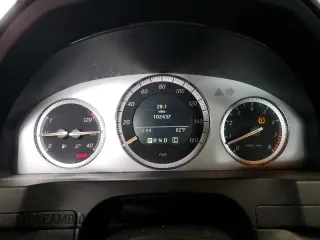 2008 Mercedes-Benz C 300 Sport with VIN WDDGF81X68F115336, listed as a Copart auction lot 64243925 with 102,437 mi miles and Salvage title. Bid and sale history available at DreamBid. Image 9.