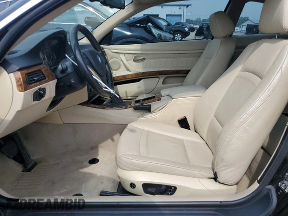 2007 BMW 3 Series 328i z VIN WBAWB33577PV70332, wystawiony jako Copart lot #59119955 z przebiegiem 149 705 mil mil oraz Szkoda całkowita • Salvage title. Historia ofert i sprzedaży dostępna na DreamBid. Obrazek 7.