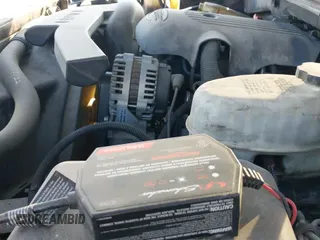 2004 Chevrolet Tahoe LT z VIN 1GNEC13ZX4R149912, wystawiony jako IAAI lot #43347128 z przebiegiem 309 017 mil mil oraz . Historia ofert i sprzedaży dostępna na DreamBid. Obrazek 13.