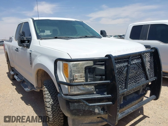 2017 Ford F-250 XLT with VIN 1FT7X2B61HEF18219, listed as a IAAI auction lot 42256823 with 174,381 mi miles and . Bid and sale history available at DreamBid. Image 13.