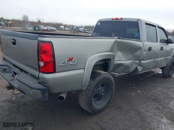 2003 Chevrolet Silverado 2500HD LT3 with VIN 1GCHK23G93F123234, listed as a IAAI auction lot 41426424 with 190,523 mi miles. Bid and sale history available at carsss.com. Image 6.