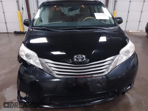 2011 Toyota Sienna XLE AAS with VIN 5TDYK3DC3BS141051, listed as a IAAI auction lot 41741058 with 236,626 mi miles. Bid and sale history available at carsss.com. Image 12.