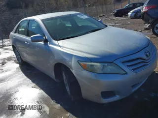 2011 Toyota Camry LE z VIN 4T4BF3EK1BR182727, wystawiony jako IAAI lot #41730393 z przebiegiem 314 661 mil mil oraz . Historia ofert i sprzedaży dostępna na DreamBid. Obrazek 1.