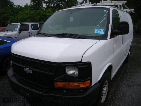2015 Chevrolet Express Cargo z VIN 1GCWGFCF4F1154111, wystawiony jako IAAI lot #42521109 z przebiegiem 140 562 mil mil oraz . Historia ofert i sprzedaży dostępna na DreamBid. Obrazek 5.