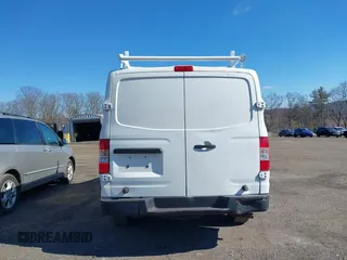 2014 Nissan NV S z VIN 1N6BF0KXXEN107999, wystawiony jako IAAI lot #40969864 z przebiegiem 161 431 mil mil oraz . Historia ofert i sprzedaży dostępna na DreamBid. Obrazek 16.