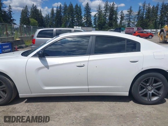 2014 Dodge Charger SXT z VIN 2C3CDXHG6EH267131, wystawiony jako IAAI lot #42321246 z przebiegiem 95 385 mil mil oraz . Historia ofert i sprzedaży dostępna na DreamBid. Obrazek 15.