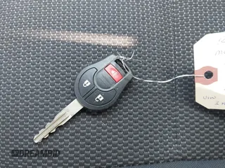 2013 Nissan Versa S Plus z VIN 3N1CN7AP8DL859478, wystawiony jako IAAI lot #42098071 z przebiegiem 107 941 mil mil oraz . Historia ofert i sprzedaży dostępna na DreamBid. Obrazek 11.