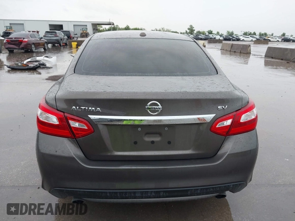 2017 Nissan Altima S z VIN 1N4AL3AP1HC189184, wystawiony jako IAAI lot #42073216 z przebiegiem 136 633 mil mil oraz . Historia ofert i sprzedaży dostępna na DreamBid. Obrazek 16.