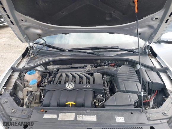 2012 Volkswagen Passat SE w/Sunroof with VIN 1VWBM7A32CC100678, listed as a IAAI auction lot 41925484 with 154,373 mi miles. Bid and sale history available at carsss.com. Image 10.
