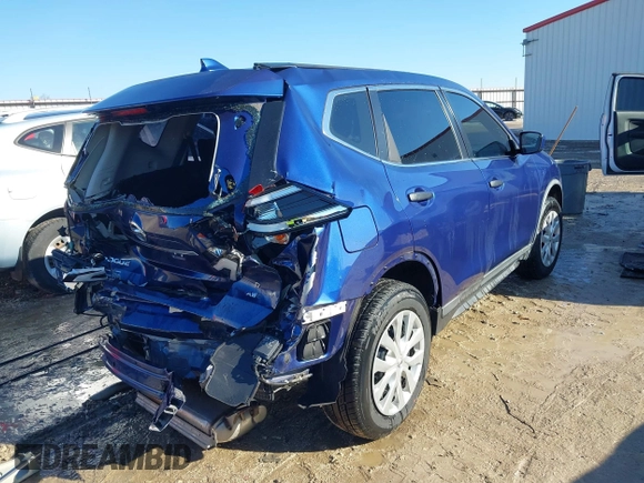 2017 Nissan Rogue S with VIN KNMAT2MV8HP586379, listed as a IAAI auction lot 41625476 with 60,762 mi miles. Bid and sale history available at carsss.com. Image 4.