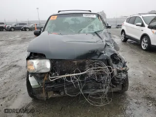 2003 Ford Escape XLS Popular with VIN 1FMYU021X3KA70123, listed as a Copart auction lot 86005514 with 0 mi miles and Salvage Title. Bid and sale history available at carsss.com. Image 5.