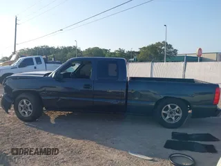2005 Chevrolet Silverado 1500 LS z VIN 2GCEC19T251171411, wystawiony jako IAAI lot #42358834 z przebiegiem Nie podano mil oraz . Historia ofert i sprzedaży dostępna na DreamBid. Obrazek 14.