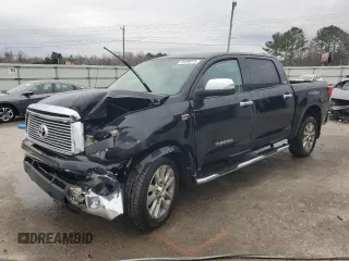 2013 Toyota Tundra Limited z VIN 5TFFY5F11DX137526, wystawiony jako Copart lot #44460015 z przebiegiem 256 610 mil mil oraz Szkoda całkowita • Salvage title. Historia ofert i sprzedaży dostępna na DreamBid. Obrazek 1.