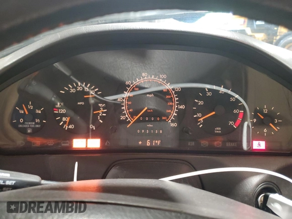 1992 Mercedes-Benz 500 z VIN WDBFA66E5NF040865, wystawiony jako Copart lot #57905205 z przebiegiem 95 158 mil mil oraz Tytuł czysty. Historia ofert i sprzedaży dostępna na DreamBid. Obrazek 9.