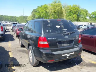 2009 Kia Sorento LX z VIN KNDJD735995882262, wystawiony jako IAAI lot #42040677 z przebiegiem 147 971 mil mil oraz . Historia ofert i sprzedaży dostępna na DreamBid. Obrazek 3.