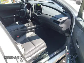 2024 Lexus UX 250h с VIN JTHX6JBHXR2186541, выставлен на аукционе IAAI как лот 42164501 с пробегом 12 233 миль миль и . История ставок и продаж доступна на DreamBid. Изображение 5.