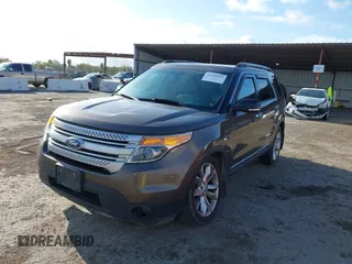 2015 Ford Explorer XLT with VIN 1FM5K8D80FGA93600, listed as a IAAI auction lot 41892821 with 207,028 mi miles and . Bid and sale history available at carsss.com. Image 17.