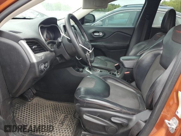 2016 Jeep Cherokee Trailhawk z VIN 1C4PJMBS6GW134052, wystawiony jako Copart lot #55398625 z przebiegiem 158 742 mil mil oraz Nie do naprawy • Non repairable. Historia ofert i sprzedaży dostępna na DreamBid. Obrazek 7.