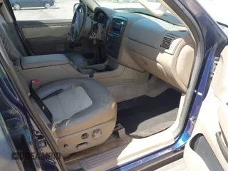 2004 Ford Explorer Eddie Bauer с VIN 1FMZU64K14UC17643, выставлен на аукционе IAAI как лот 42167001 с пробегом 227 563 миль миль и . История ставок и продаж доступна на DreamBid. Изображение 5.