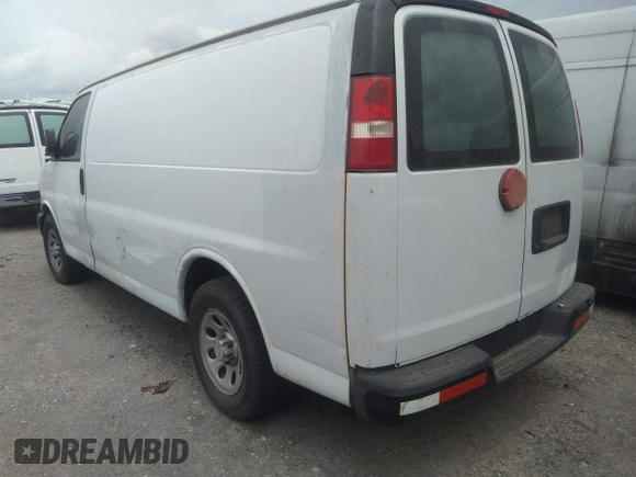 2014 Chevrolet Express Cargo z VIN 1GCSGAFX1E1153230, wystawiony jako IAAI lot #42267802 z przebiegiem 246 804 mil mil oraz . Historia ofert i sprzedaży dostępna na DreamBid. Obrazek 3.