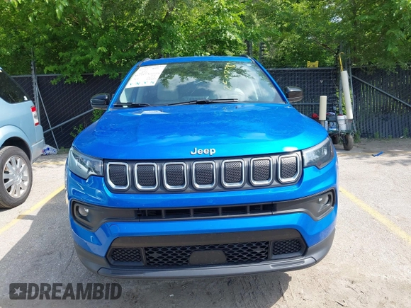 2022 Jeep Compass Latitude z VIN 3C4NJDBB6NT175193, wystawiony jako IAAI lot #42503821 z przebiegiem 58 934 mil mil oraz . Historia ofert i sprzedaży dostępna na DreamBid. Obrazek 12.