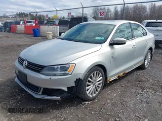 2011 Volkswagen Jetta SEL с VIN 3VWLZ7AJ7BM112147, выставлен на аукционе IAAI как лот 41967599 с пробегом 196 665 миль миль и . История ставок и продаж доступна на DreamBid. Изображение 13.
