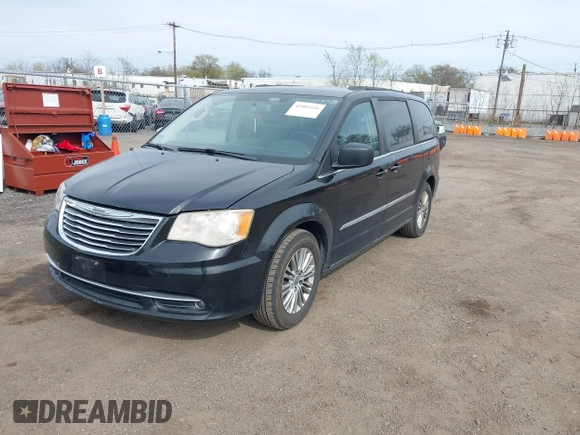 2014 Chrysler Town & Country Touring-L with VIN 2C4RC1CG2ER214952, listed as a IAAI auction lot 42083166 with 188,494 mi miles. Bid and sale history available at carsss.com. Image 17.