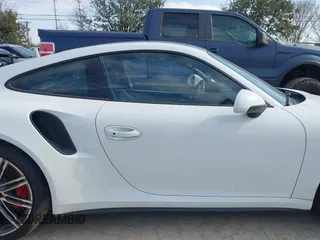 2016 Porsche 911 Turbo with VIN WP0AD2A97GS166077, listed as a IAAI auction lot 41568972 with 26,064 mi miles. Bid and sale history available at carsss.com. Image 14.