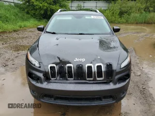 2016 Jeep Cherokee Latitude z VIN 1C4PJMCB0GW163707, wystawiony jako Copart lot #57449945 z przebiegiem 181 382 mil mil oraz Czysty tytuł • Clean title. Historia ofert i sprzedaży dostępna na DreamBid. Obrazek 5.