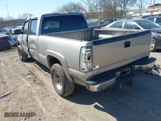 2002 Chevrolet Silverado 2500HD LS with VIN 1GCHK23U02F241581, listed as a IAAI auction lot 41758540 with 301,766 mi miles. Bid and sale history available at carsss.com. Image 3.