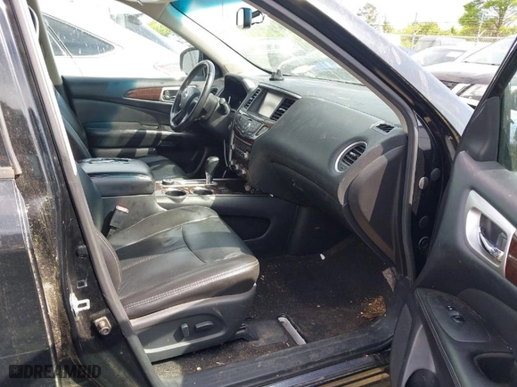 2014 Nissan Pathfinder Platinum with VIN 5N1AR2MM0EC698002, listed as a IAAI auction lot 42074374 with 130,490 mi miles. Bid and sale history available at carsss.com. Image 5.