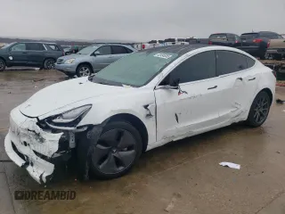 2019 Tesla Model 3 Mid Range with VIN 5YJ3E1EA8KF485000, listed as a Copart auction lot 42934895 with 70,850 mi miles and Salvage Title. Bid and sale history available at carsss.com. Image 1.