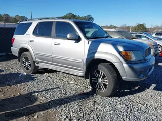 2004 Toyota Sequoia Limited with VIN 5TDZT38A34S238330, listed as a IAAI auction lot 41274415 with 250,651 mi miles. Bid and sale history available at carsss.com. Image 1.