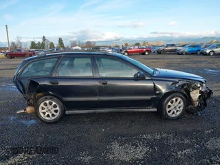 2002 Volvo V40 z VIN YV1VW29512F803232, wystawiony jako IAAI lot #41117493 z przebiegiem 195 964 mil mil oraz . Historia ofert i sprzedaży dostępna na DreamBid. Obrazek 14.