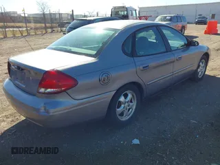 2006 Ford Taurus SE with VIN 1FAFP53U66A195340, listed as a IAAI auction lot 41861775 with 174,226 mi miles. Bid and sale history available at carsss.com. Image 4.